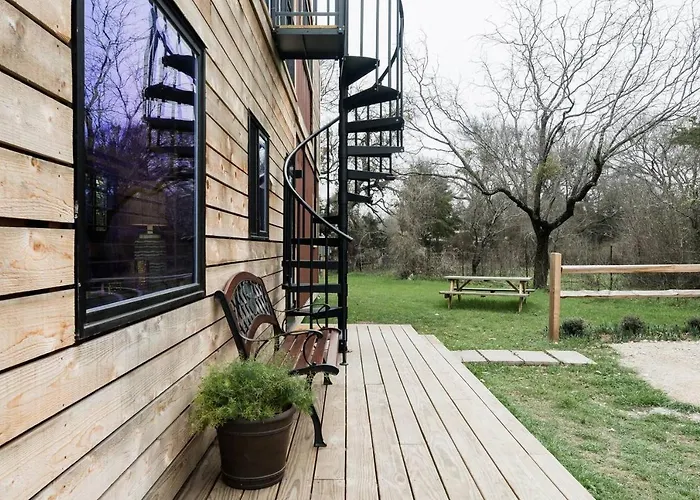 Stunning Cargohome Near Waco, Magnolia And Baylor