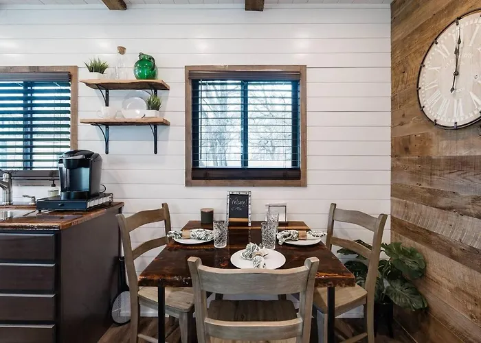 Stunning Cargohome Near Waco, Magnolia And Baylor